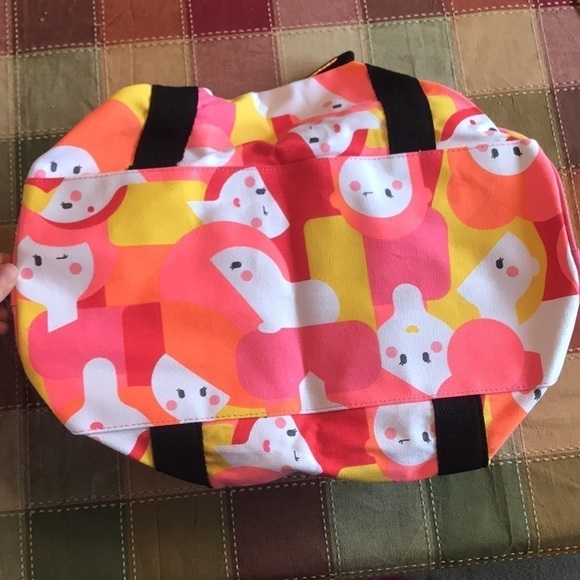 Brand New Benefit Multi-Colored Duffle Gym Bag w/ Removable Shoulder Strap - Picture 7 of 10